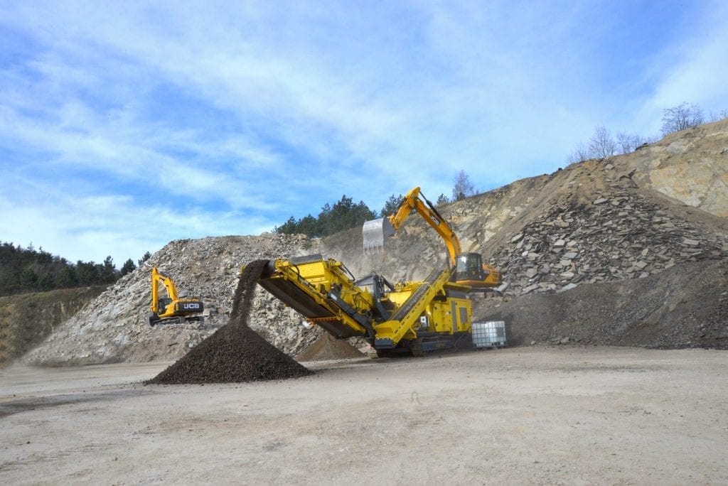 Keestrack R3 mobile tracked impact crusher