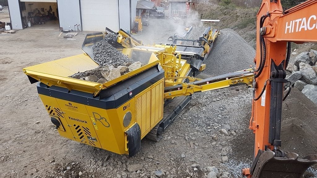 Keestrack R3 impact crusher-oversized return conveyor