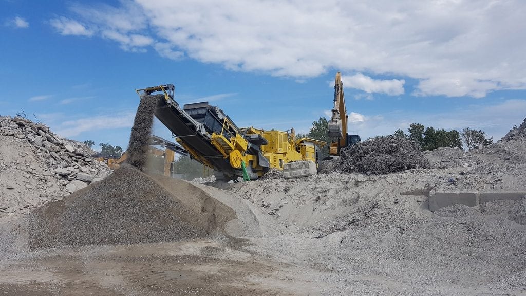Keestrack R6 track mounted mobile impact crusher
