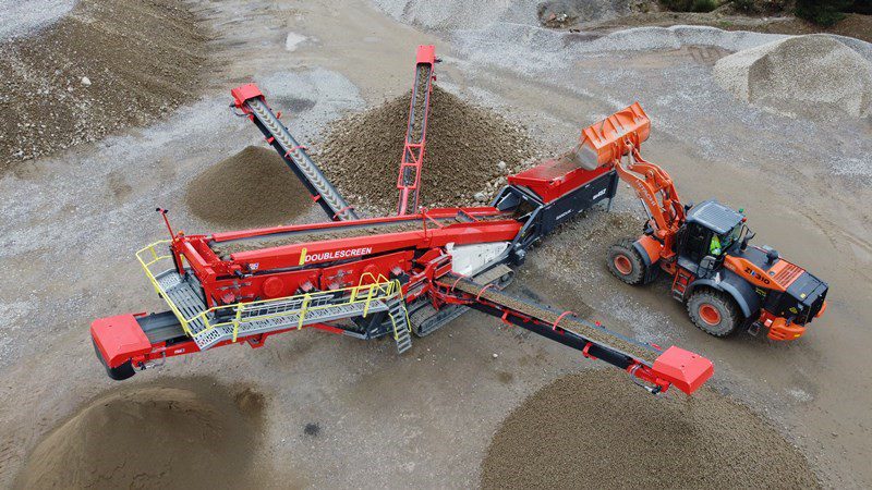 Sandvik QA452 incline screener.