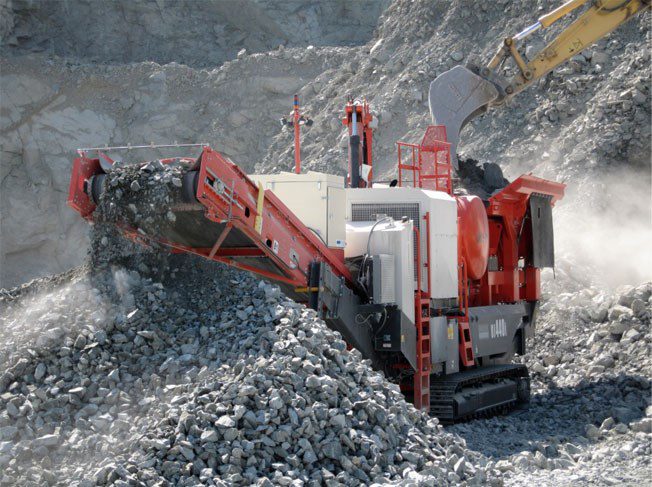 Sandvik UJ440i jaw crusher.