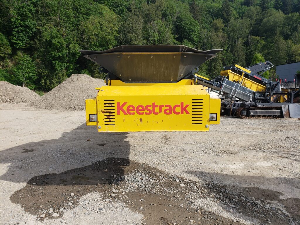 Unit 947 - 2023 Keestrack S5 stacking