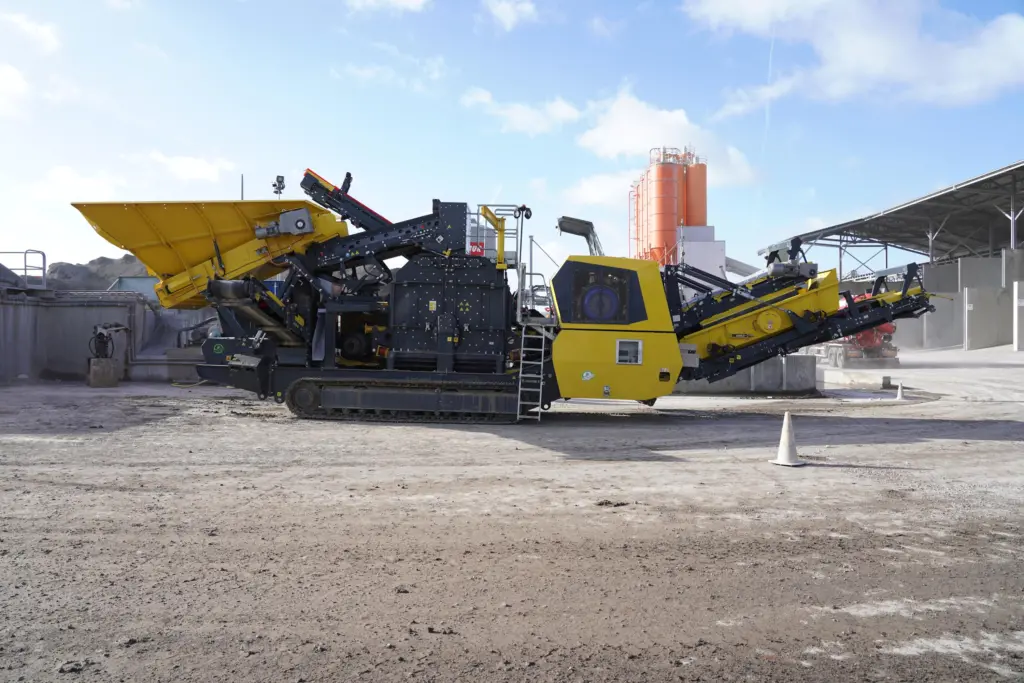 Keestrack i4e reversible impact crusher