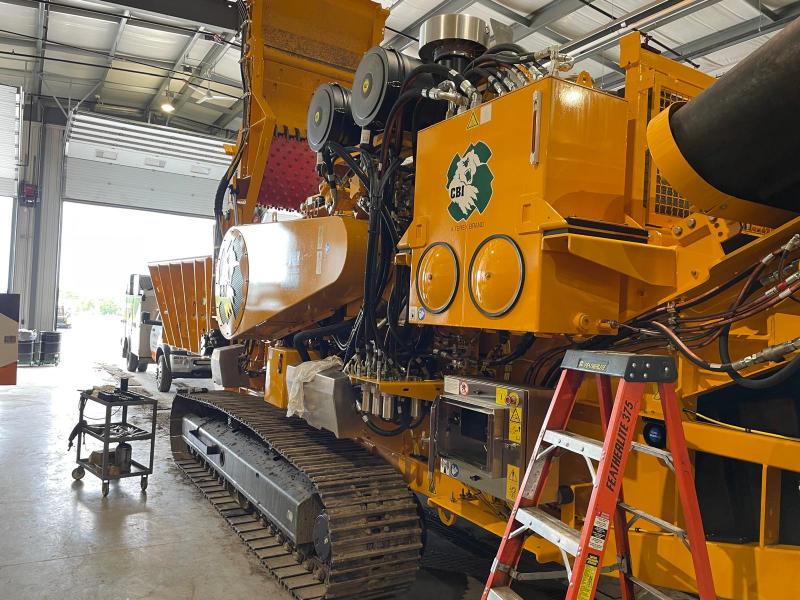 CBI 6400CT Horizonal Grinder and Chipper.