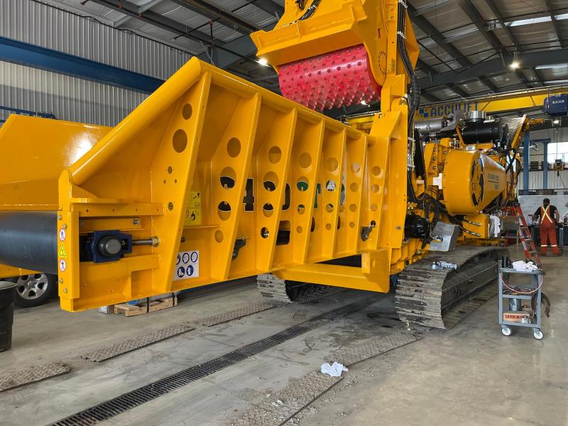 CBI 6400CT Horizonal Grinder and Chipper.