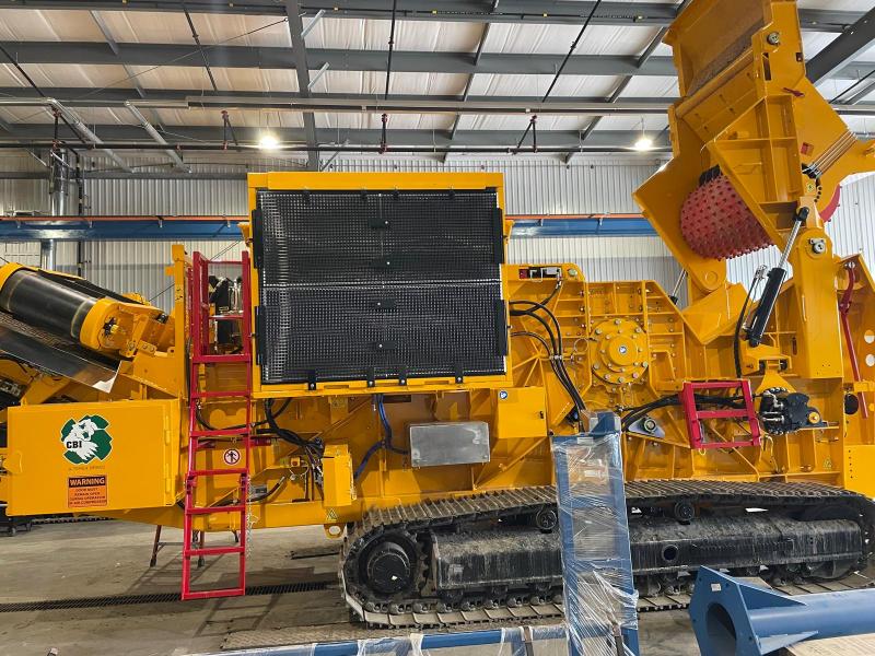 CBI 6400CT Horizonal Grinder and Chipper.
